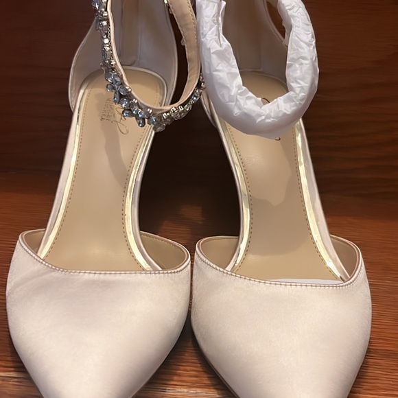 JEWEL BADGLEY MISCHKA Raleigh Pump - Picture 5 of 9